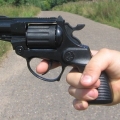 Современный детский пистолет с пистонами