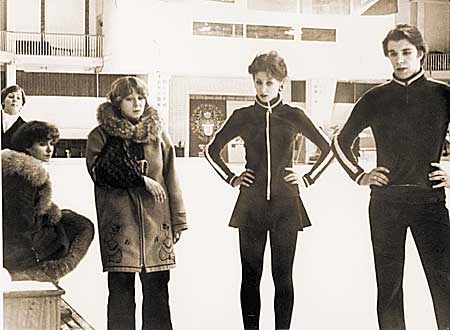 Фото: Татьяна Тарасова со своими учениками, многократными чемпионами, фигуристами Ириной Моисеевой и Андреем Миненковым