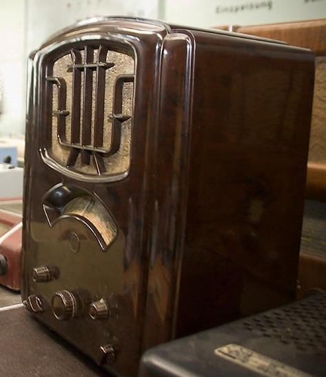 Фото: Старейшее оборудование советской радиостанции