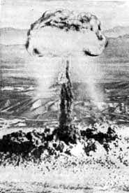 Фото: Ядерный взрыв, от ракеты, запущенной на полигоне Капусиин Яр в 1956 году