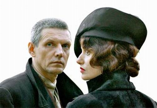 Фото: Александр Галибин и Анна Ковальчук в ролях Мастера и Маргариты, 2005 год