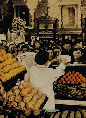 Фото: Фруктовый отдел Елисеевского гастронома