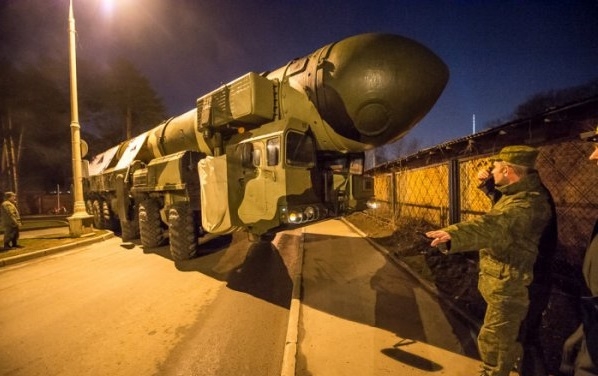 Фото: Мобильный ракетный комплекс Тополь- экспонат ВДНХ, 2015 год